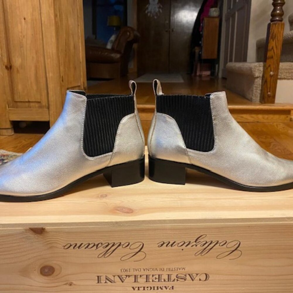 Dolce Vita Silver Leather Bootie Sz 8